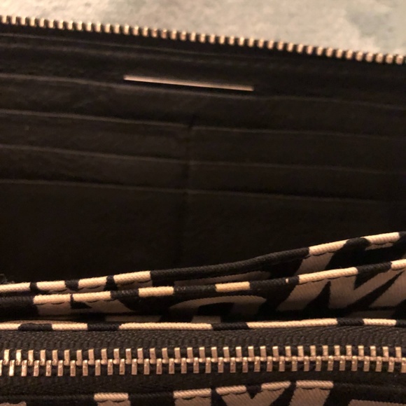 Leather wallet - Picture 4 of 4